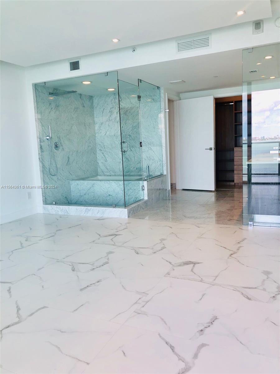 3131 NE 7TH AVENUE 1705, Miami, Florida 33137, 2 Bedrooms Bedrooms, ,2 BathroomsBathrooms,Residentiallease,For Rent,3131 NE 7TH AVENUE 1705,A11564361