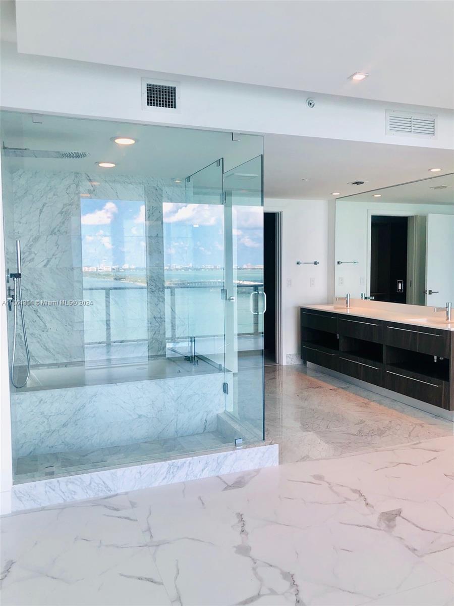 3131 NE 7TH AVENUE 1705, Miami, Florida 33137, 2 Bedrooms Bedrooms, ,2 BathroomsBathrooms,Residentiallease,For Rent,3131 NE 7TH AVENUE 1705,A11564361