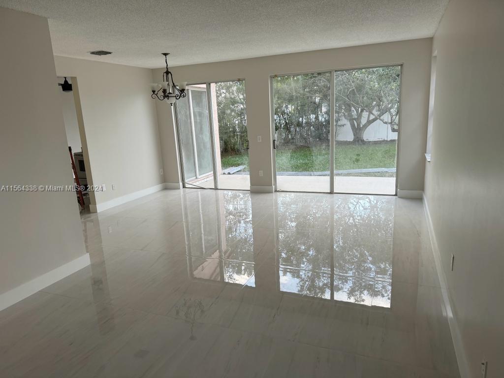 Pembroke Pines, Florida 33028, 3 Bedrooms Bedrooms, ,2 BathroomsBathrooms,Residentiallease,For Rent,A11564338