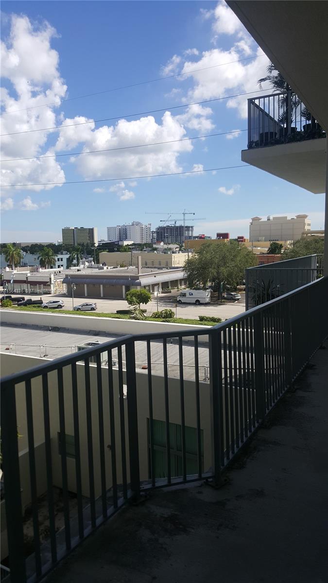 2100 Van Buren St 408, Hollywood, Florida 33020, 2 Bedrooms Bedrooms, ,2 BathroomsBathrooms,Residential,For Sale,2100 Van Buren St 408,A11564376
