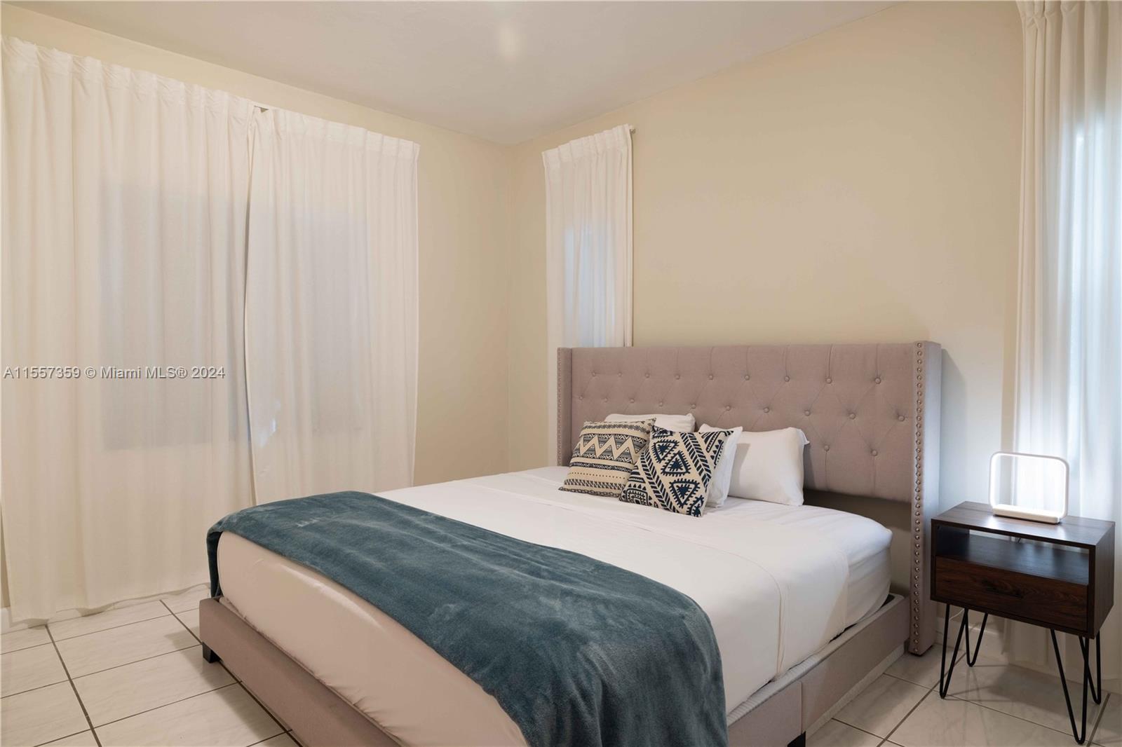 118 E 3rd Ct, Miami Beach, Florida 33139, 3 Bedrooms Bedrooms, ,3 BathroomsBathrooms,Residentiallease,For Rent,118 E 3rd Ct,A11557359