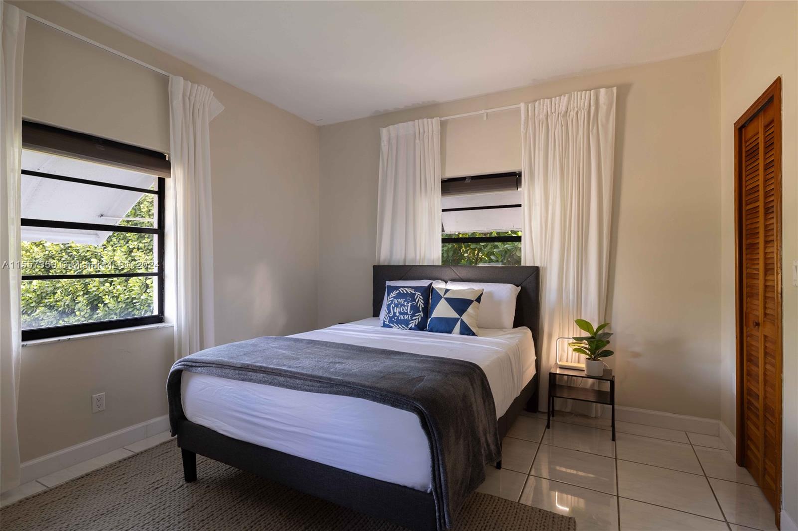 118 E 3rd Ct, Miami Beach, Florida 33139, 3 Bedrooms Bedrooms, ,3 BathroomsBathrooms,Residentiallease,For Rent,118 E 3rd Ct,A11557359