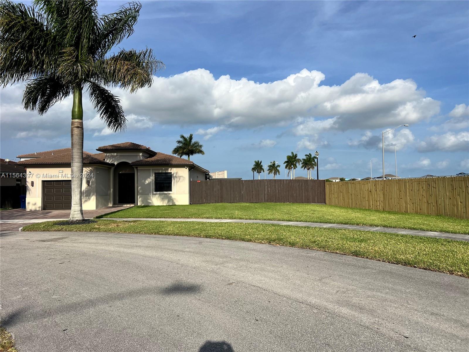 27261 SW 136th Ave  For Sale A11564397, FL