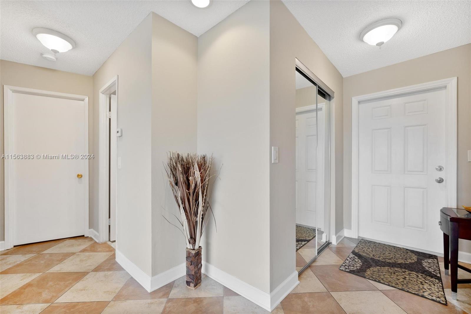 1000 NE 14th Ave 602, Hallandale Beach, Florida 33009, 2 Bedrooms Bedrooms, ,2 BathroomsBathrooms,Residential,For Sale,1000 NE 14th Ave 602,A11563883