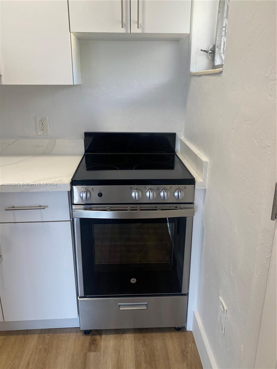 100 Madeira Ave 5, Coral Gables, Florida 33134, ,1 BathroomBathrooms,Residentiallease,For Rent,100 Madeira Ave 5,A11563972