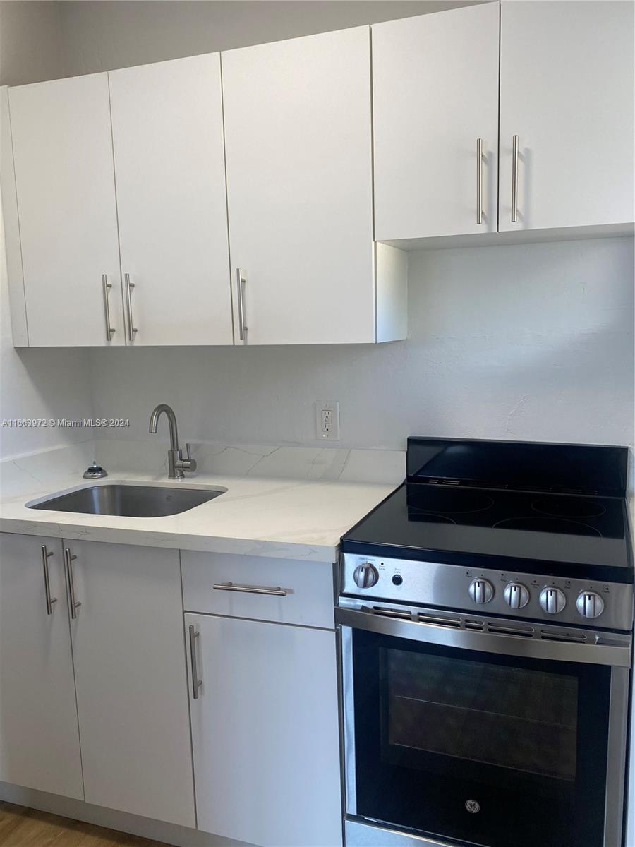 100 Madeira Ave 5, Coral Gables, Florida 33134, ,1 BathroomBathrooms,Residentiallease,For Rent,100 Madeira Ave 5,A11563972