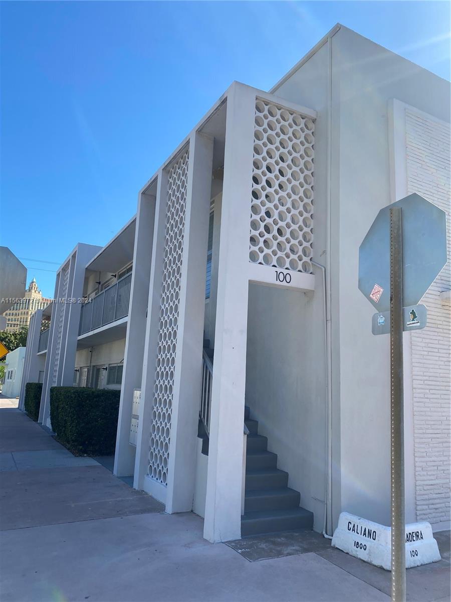 100 Madeira Ave 5, Coral Gables, Florida 33134, ,1 BathroomBathrooms,Residentiallease,For Rent,100 Madeira Ave 5,A11563972