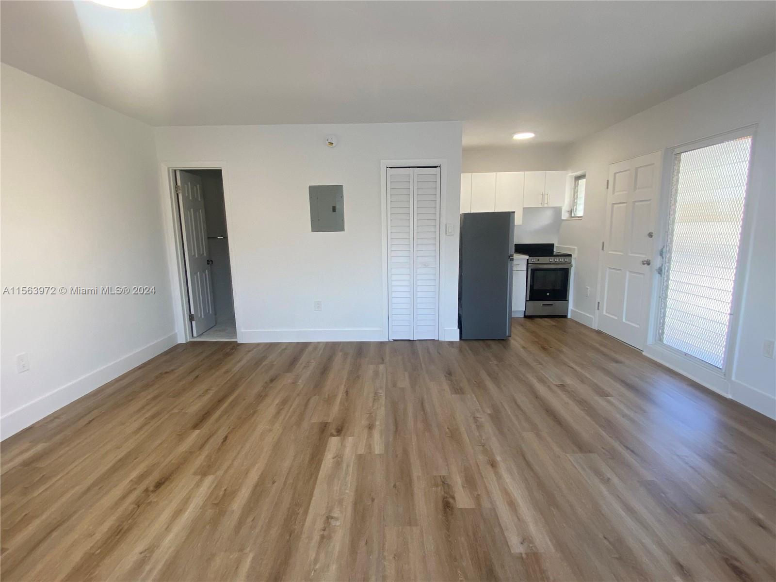 100 Madeira Ave 5, Coral Gables, Florida 33134, ,1 BathroomBathrooms,Residentiallease,For Rent,100 Madeira Ave 5,A11563972