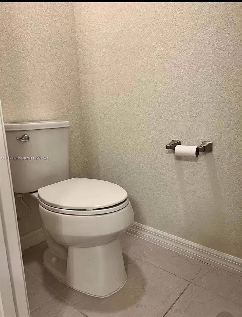 Hollywood, Florida 33021, 5 Bedrooms Bedrooms, ,3 BathroomsBathrooms,Residentiallease,For Rent,A11564420