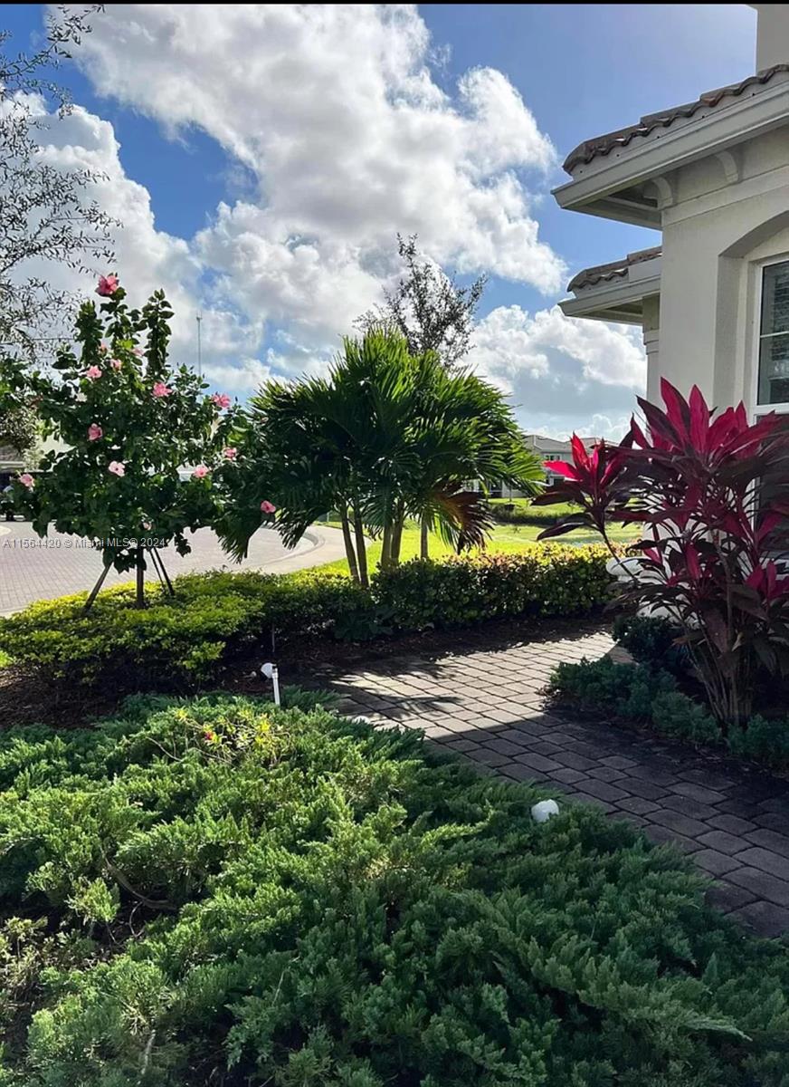 Hollywood, Florida 33021, 5 Bedrooms Bedrooms, ,3 BathroomsBathrooms,Residentiallease,For Rent,A11564420