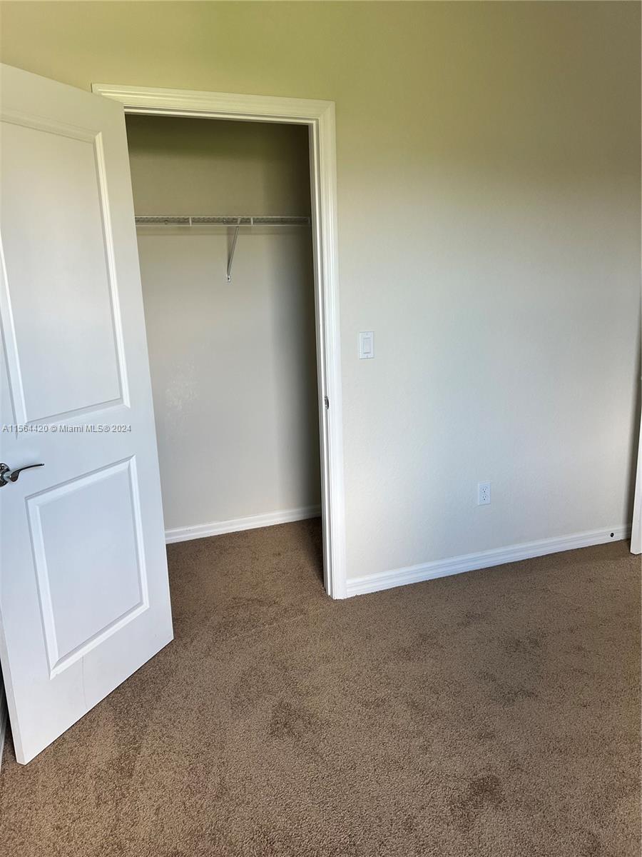 Hollywood, Florida 33021, 5 Bedrooms Bedrooms, ,3 BathroomsBathrooms,Residentiallease,For Rent,A11564420