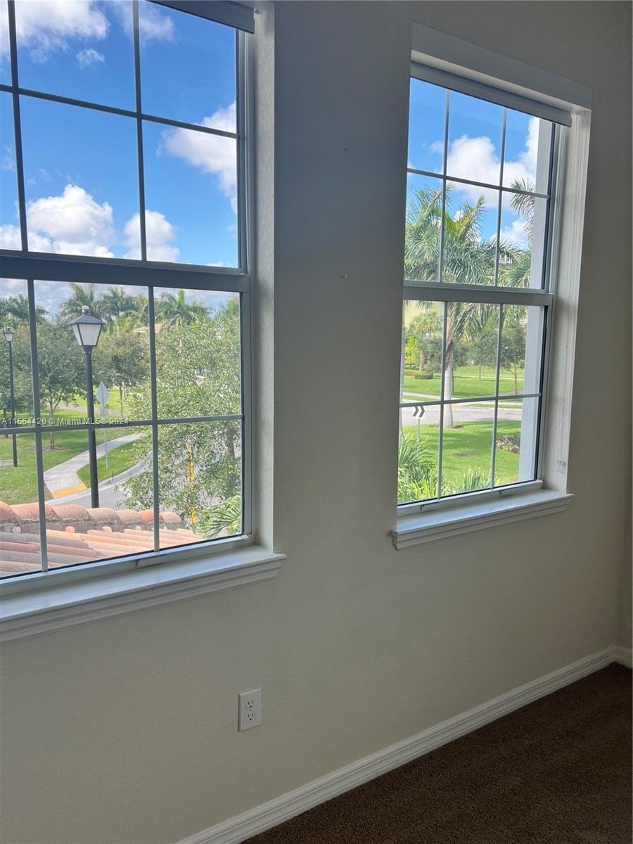 Hollywood, Florida 33021, 5 Bedrooms Bedrooms, ,3 BathroomsBathrooms,Residentiallease,For Rent,A11564420