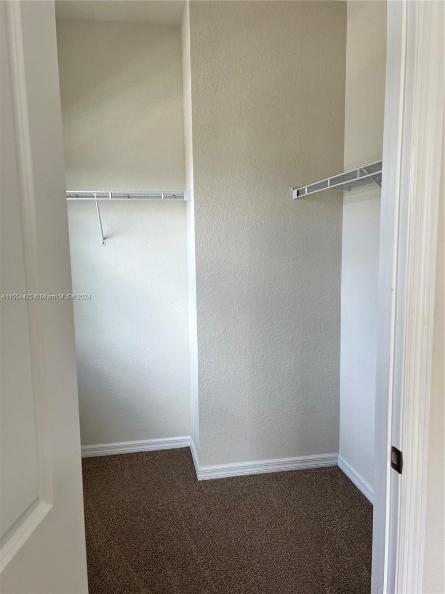 Hollywood, Florida 33021, 5 Bedrooms Bedrooms, ,3 BathroomsBathrooms,Residentiallease,For Rent,A11564420