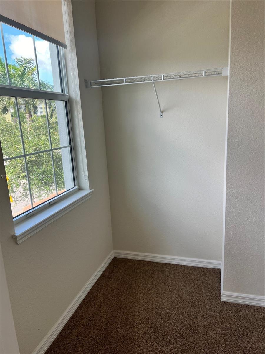 Hollywood, Florida 33021, 5 Bedrooms Bedrooms, ,3 BathroomsBathrooms,Residentiallease,For Rent,A11564420