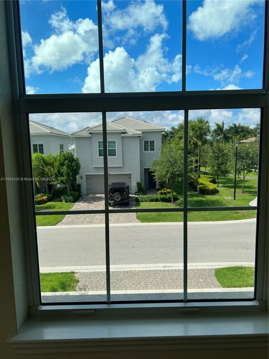 Hollywood, Florida 33021, 5 Bedrooms Bedrooms, ,3 BathroomsBathrooms,Residentiallease,For Rent,A11564420