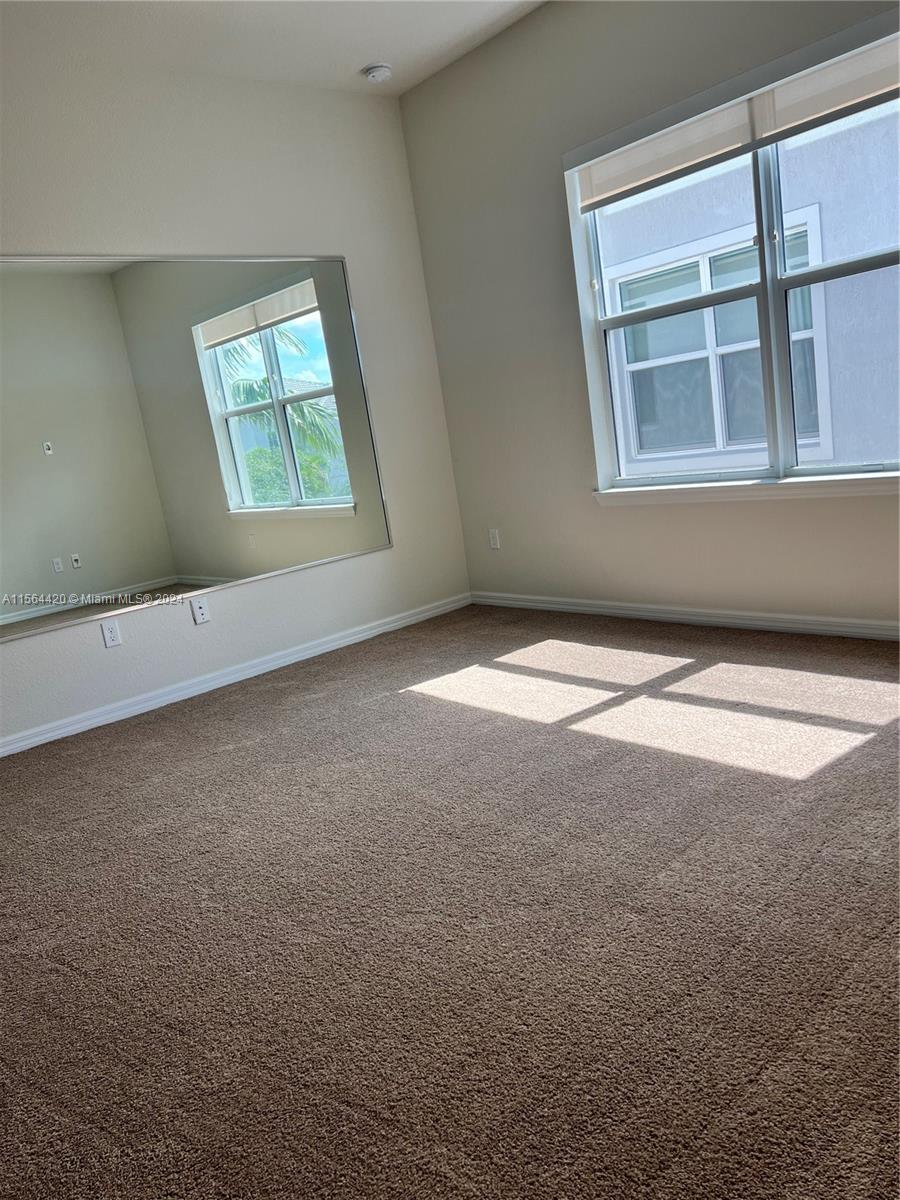 Hollywood, Florida 33021, 5 Bedrooms Bedrooms, ,3 BathroomsBathrooms,Residentiallease,For Rent,A11564420