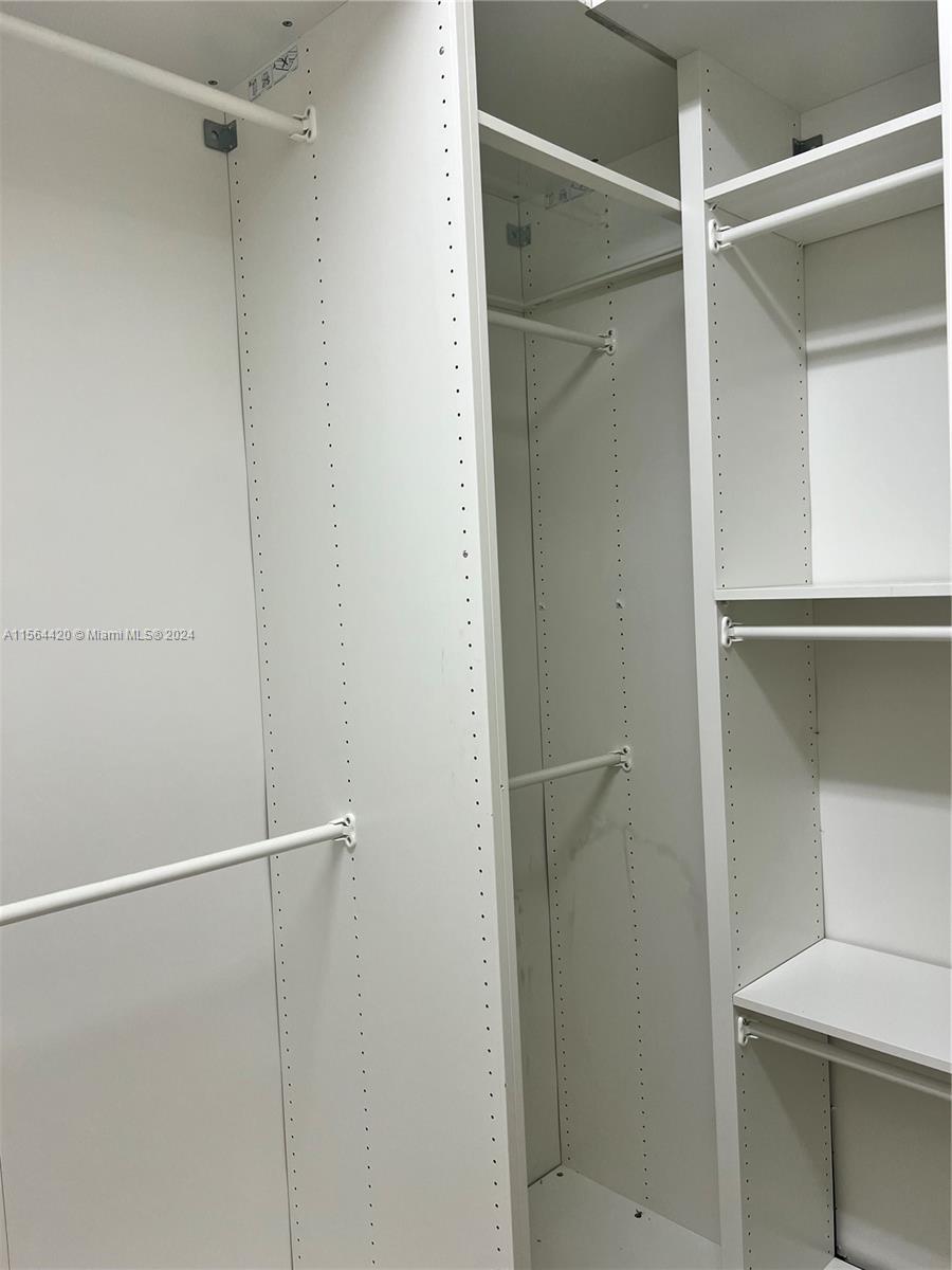 Hollywood, Florida 33021, 5 Bedrooms Bedrooms, ,3 BathroomsBathrooms,Residentiallease,For Rent,A11564420