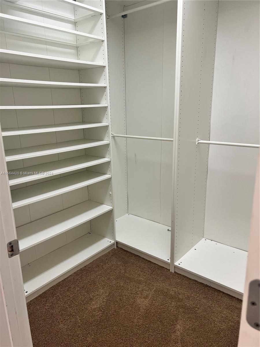 Hollywood, Florida 33021, 5 Bedrooms Bedrooms, ,3 BathroomsBathrooms,Residentiallease,For Rent,A11564420