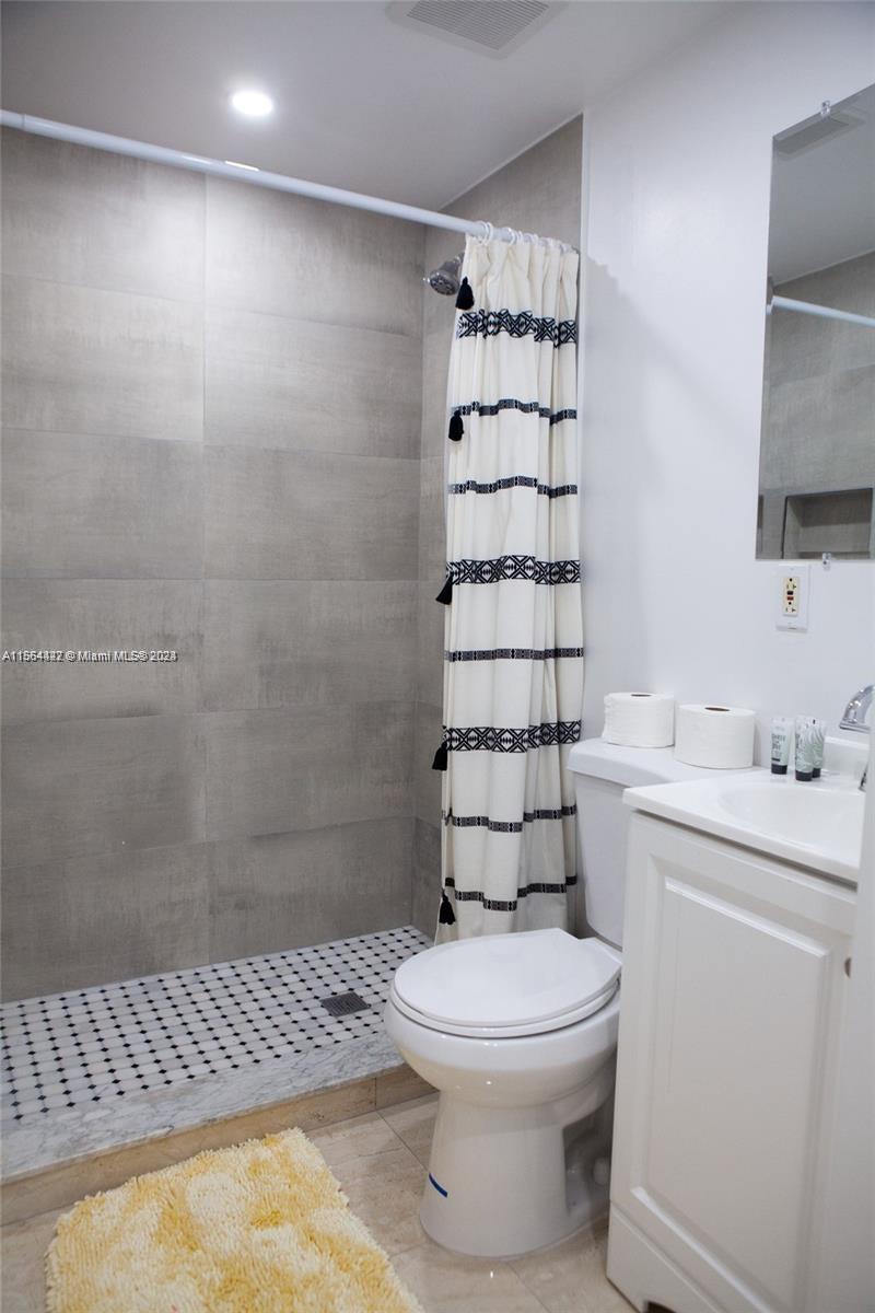 1821 Harding St, Hollywood, Florida 33020, 3 Bedrooms Bedrooms, ,2 BathroomsBathrooms,Residentiallease,For Rent,1821 Harding St,A11564422