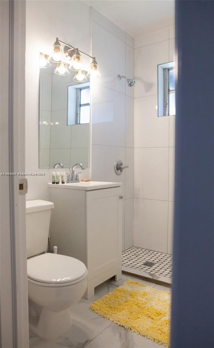 1821 Harding St, Hollywood, Florida 33020, 3 Bedrooms Bedrooms, ,2 BathroomsBathrooms,Residentiallease,For Rent,1821 Harding St,A11564422