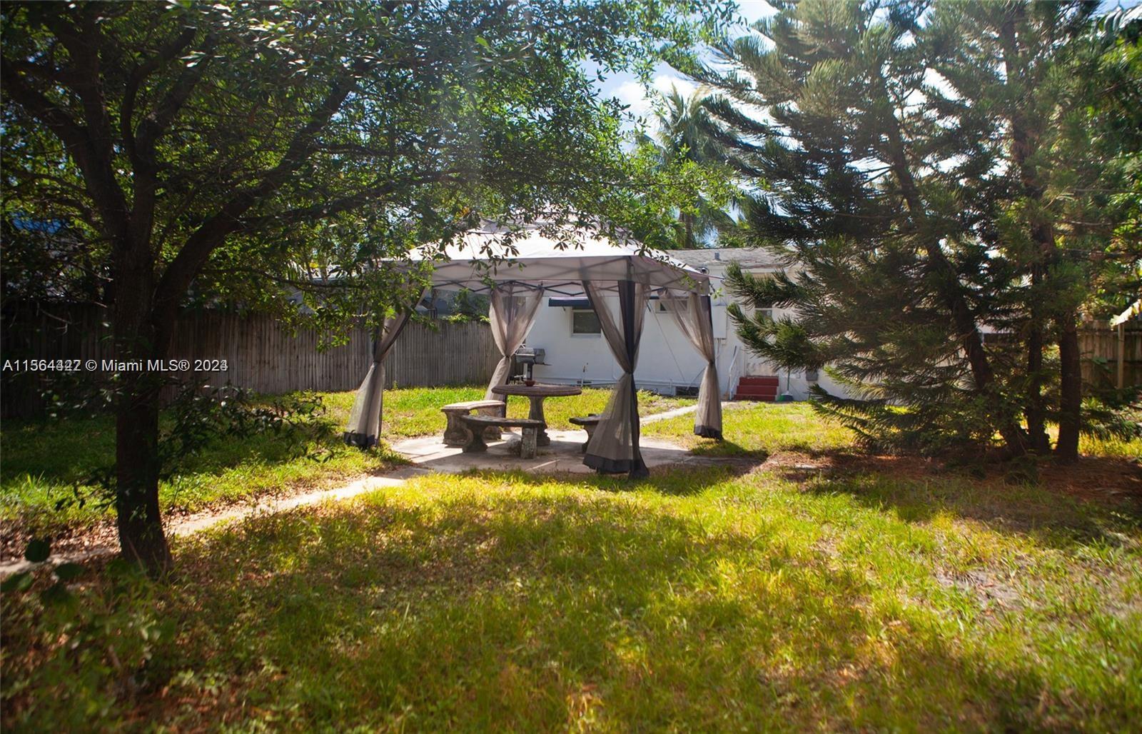 1821 Harding St, Hollywood, Florida 33020, 3 Bedrooms Bedrooms, ,2 BathroomsBathrooms,Residentiallease,For Rent,1821 Harding St,A11564422