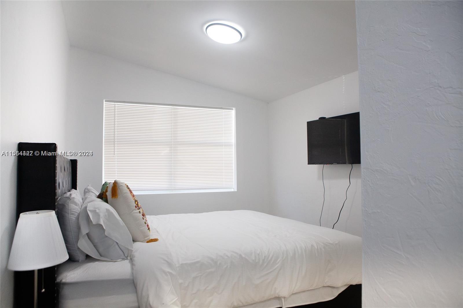 1821 Harding St, Hollywood, Florida 33020, 3 Bedrooms Bedrooms, ,2 BathroomsBathrooms,Residentiallease,For Rent,1821 Harding St,A11564422