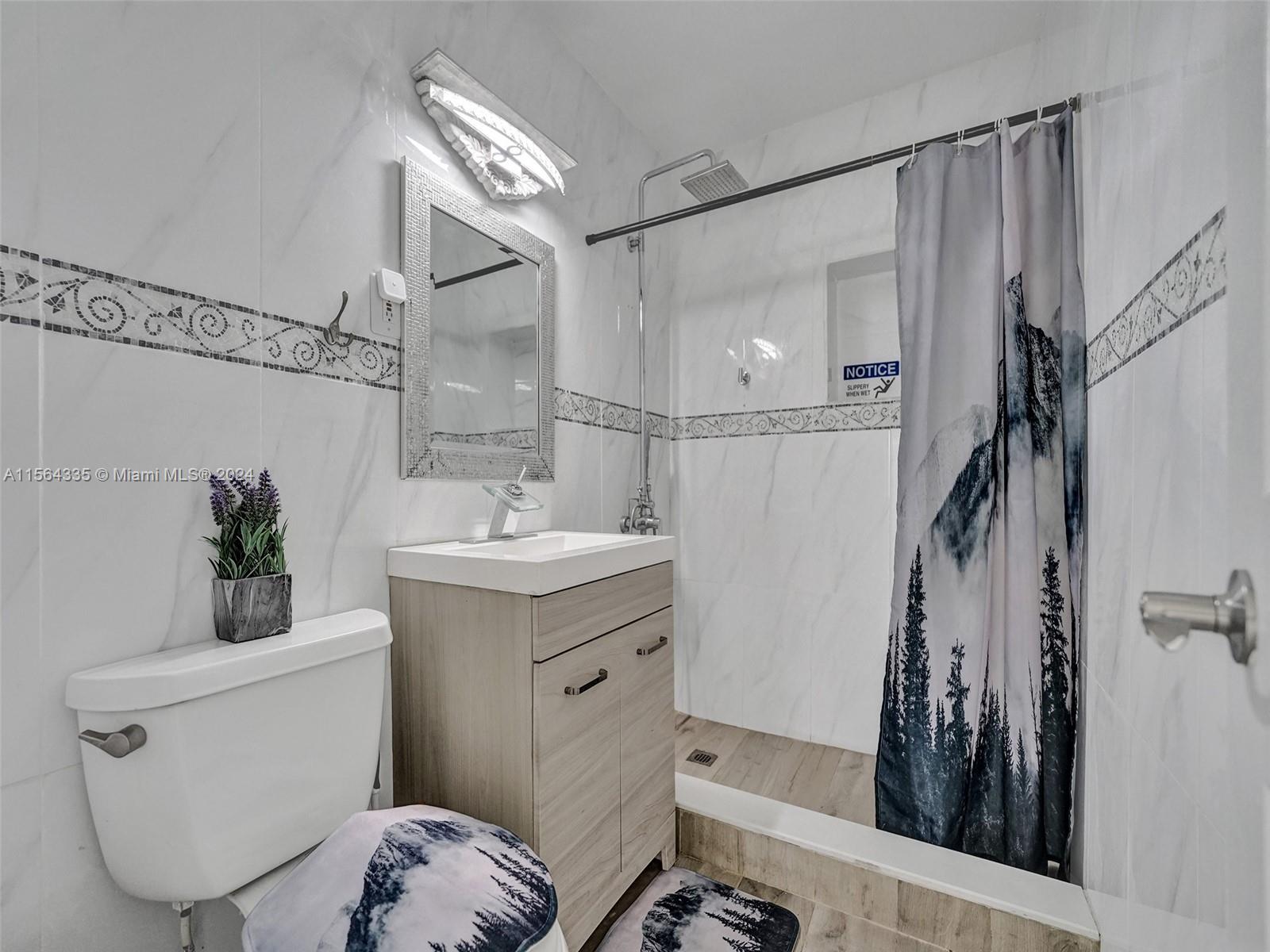 1607 Moffett St, Hollywood, Florida 33020, 3 Bedrooms Bedrooms, ,2 BathroomsBathrooms,Residential,For Sale,1607 Moffett St,A11564335