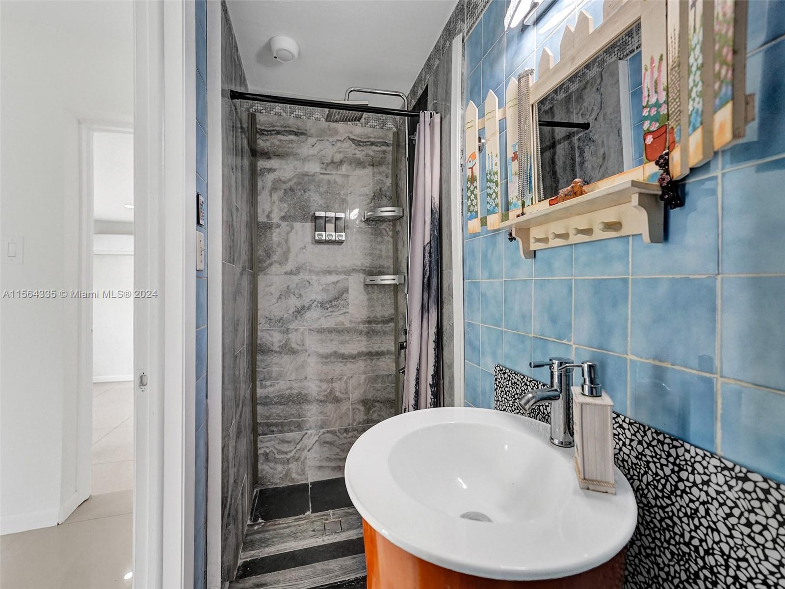 1607 Moffett St, Hollywood, Florida 33020, 3 Bedrooms Bedrooms, ,2 BathroomsBathrooms,Residential,For Sale,1607 Moffett St,A11564335