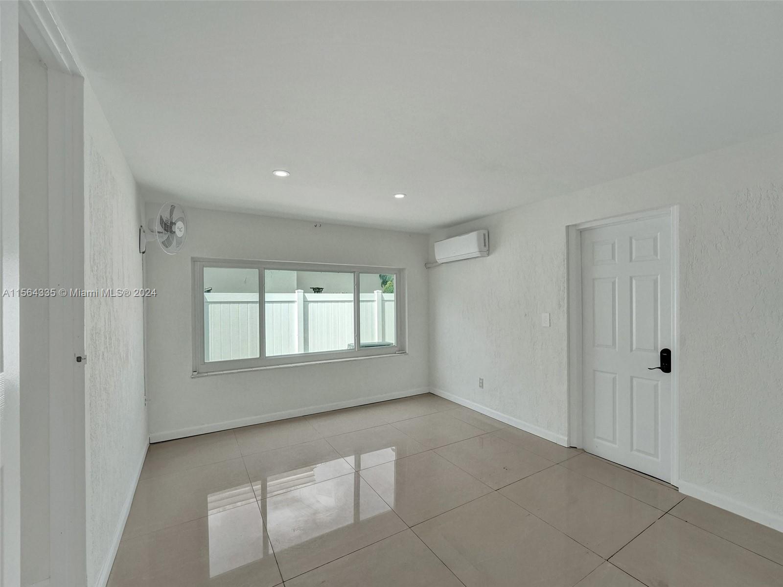 1607 Moffett St, Hollywood, Florida 33020, 3 Bedrooms Bedrooms, ,2 BathroomsBathrooms,Residential,For Sale,1607 Moffett St,A11564335