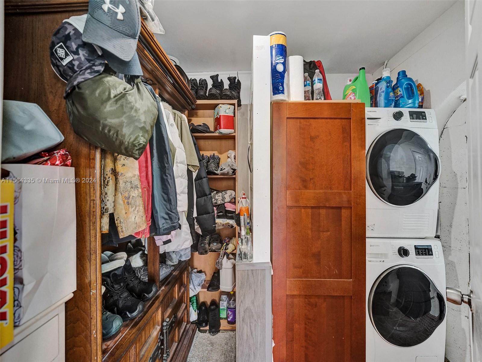 1607 Moffett St, Hollywood, Florida 33020, 3 Bedrooms Bedrooms, ,2 BathroomsBathrooms,Residential,For Sale,1607 Moffett St,A11564335