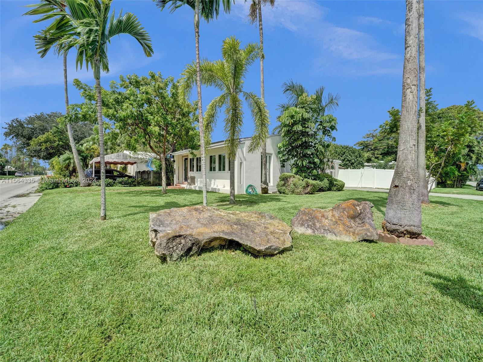 1607 Moffett St, Hollywood, Florida 33020, 3 Bedrooms Bedrooms, ,2 BathroomsBathrooms,Residential,For Sale,1607 Moffett St,A11564335