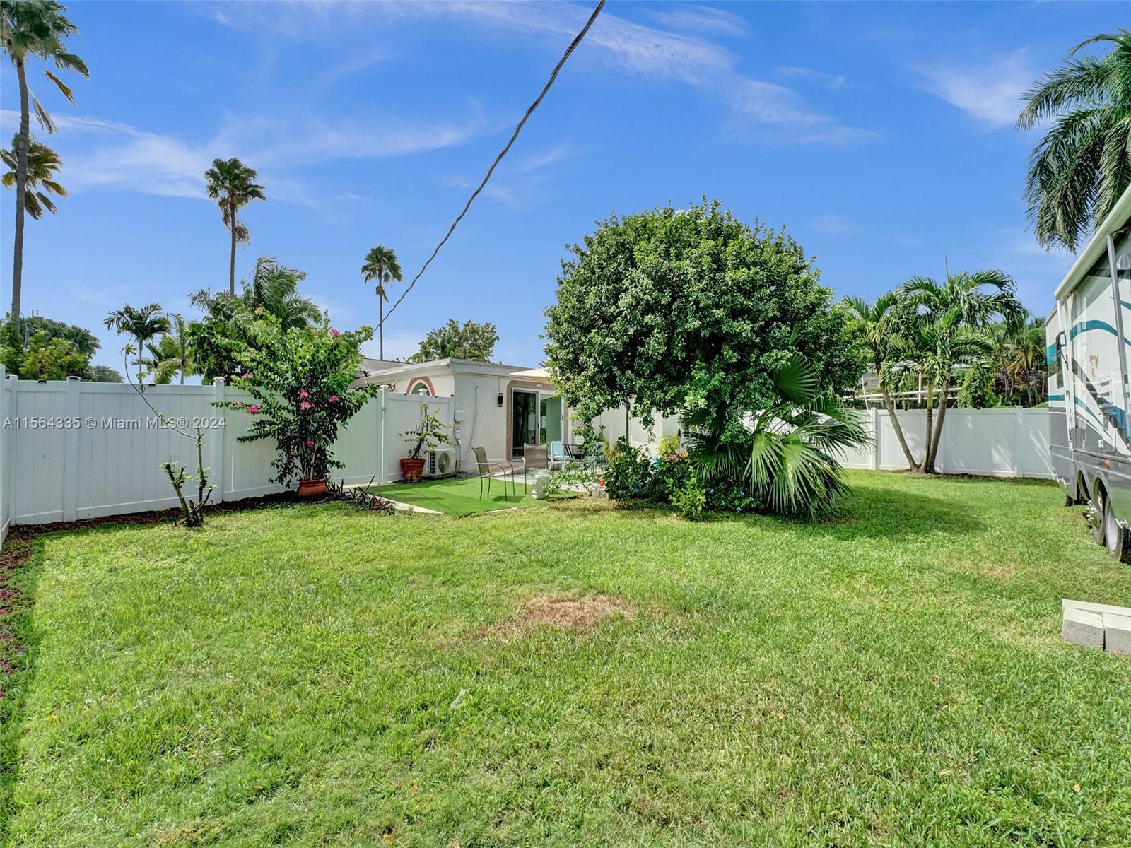 1607 Moffett St, Hollywood, Florida 33020, 3 Bedrooms Bedrooms, ,2 BathroomsBathrooms,Residential,For Sale,1607 Moffett St,A11564335