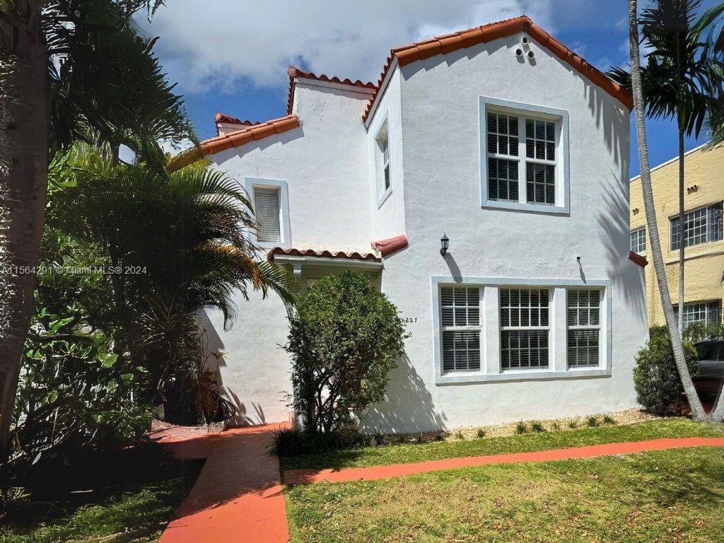 Photo of 227 Phoenetia Ave 2, Coral Gables, FL 33134