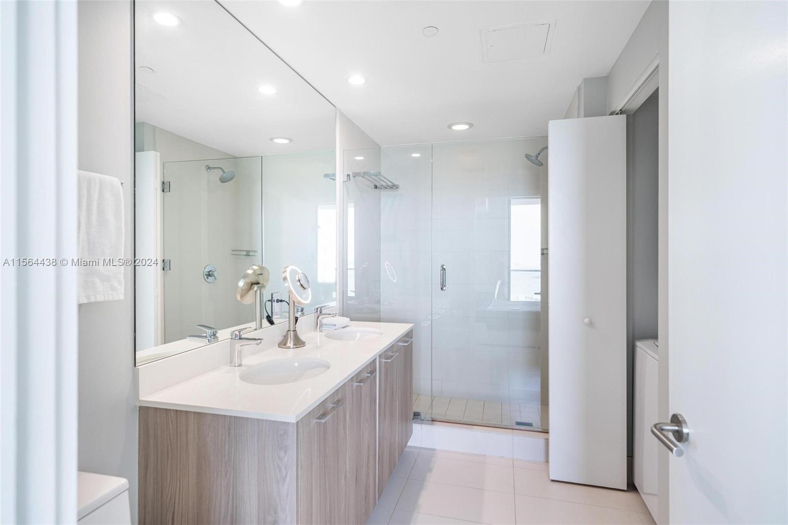 501 NE 31st St 2703, Miami, Florida 33137, 1 Bedroom Bedrooms, ,1 BathroomBathrooms,Residentiallease,For Rent,501 NE 31st St 2703,A11564438