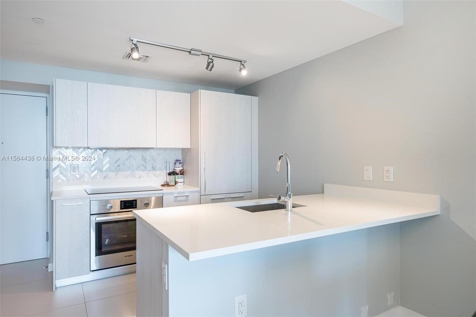 501 NE 31st St 2703, Miami, Florida 33137, 1 Bedroom Bedrooms, ,1 BathroomBathrooms,Residentiallease,For Rent,501 NE 31st St 2703,A11564438