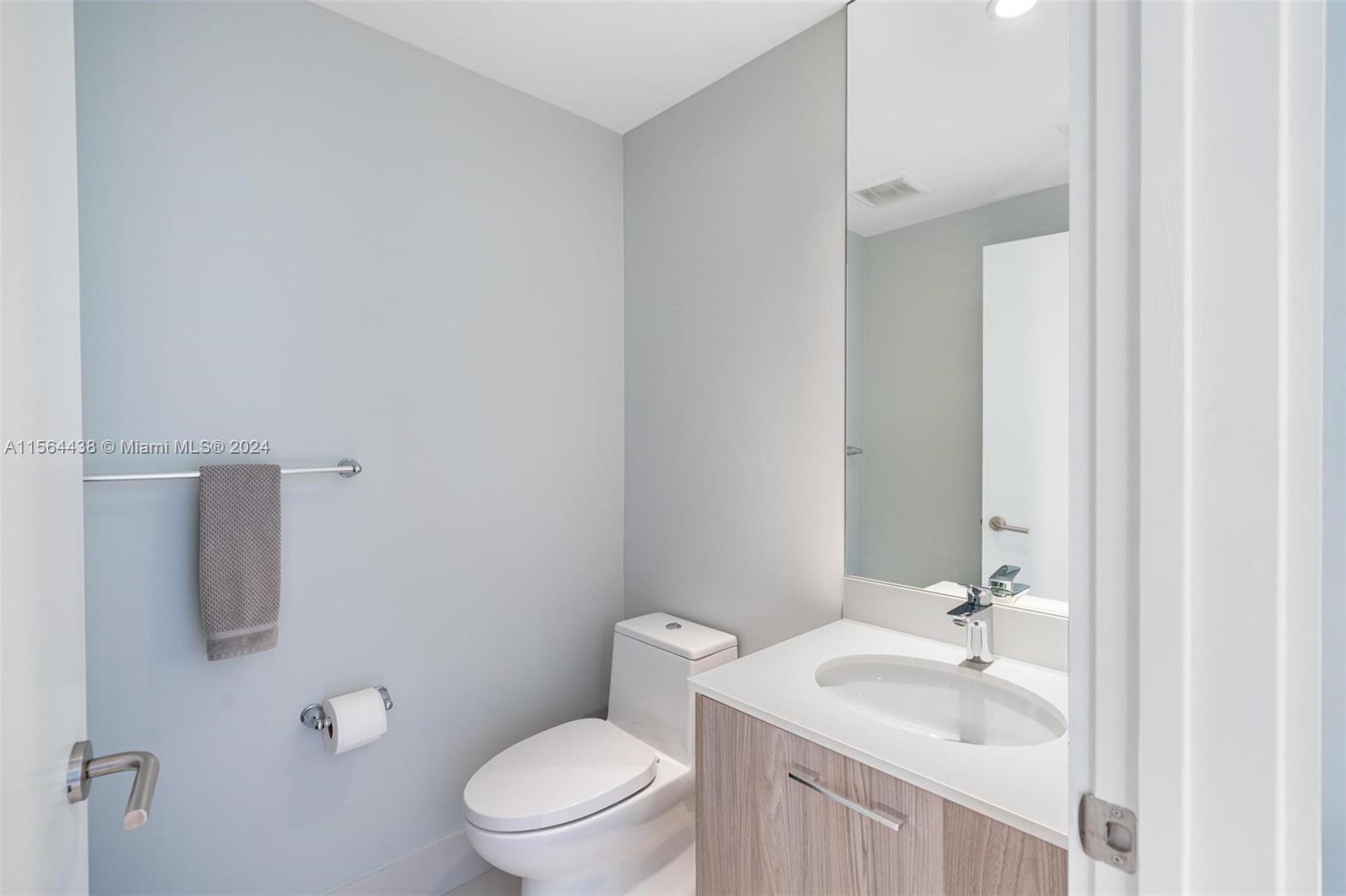 501 NE 31st St 2703, Miami, Florida 33137, 1 Bedroom Bedrooms, ,1 BathroomBathrooms,Residentiallease,For Rent,501 NE 31st St 2703,A11564438