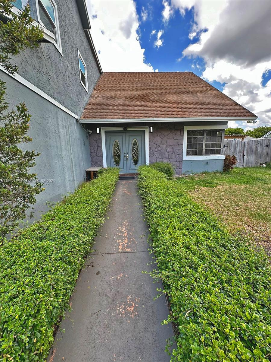 1651 S Goldeneye Ln, Homestead, Florida 33035, 5 Bedrooms Bedrooms, ,2 BathroomsBathrooms,Residential,For Sale,1651 S Goldeneye Ln,A11562701