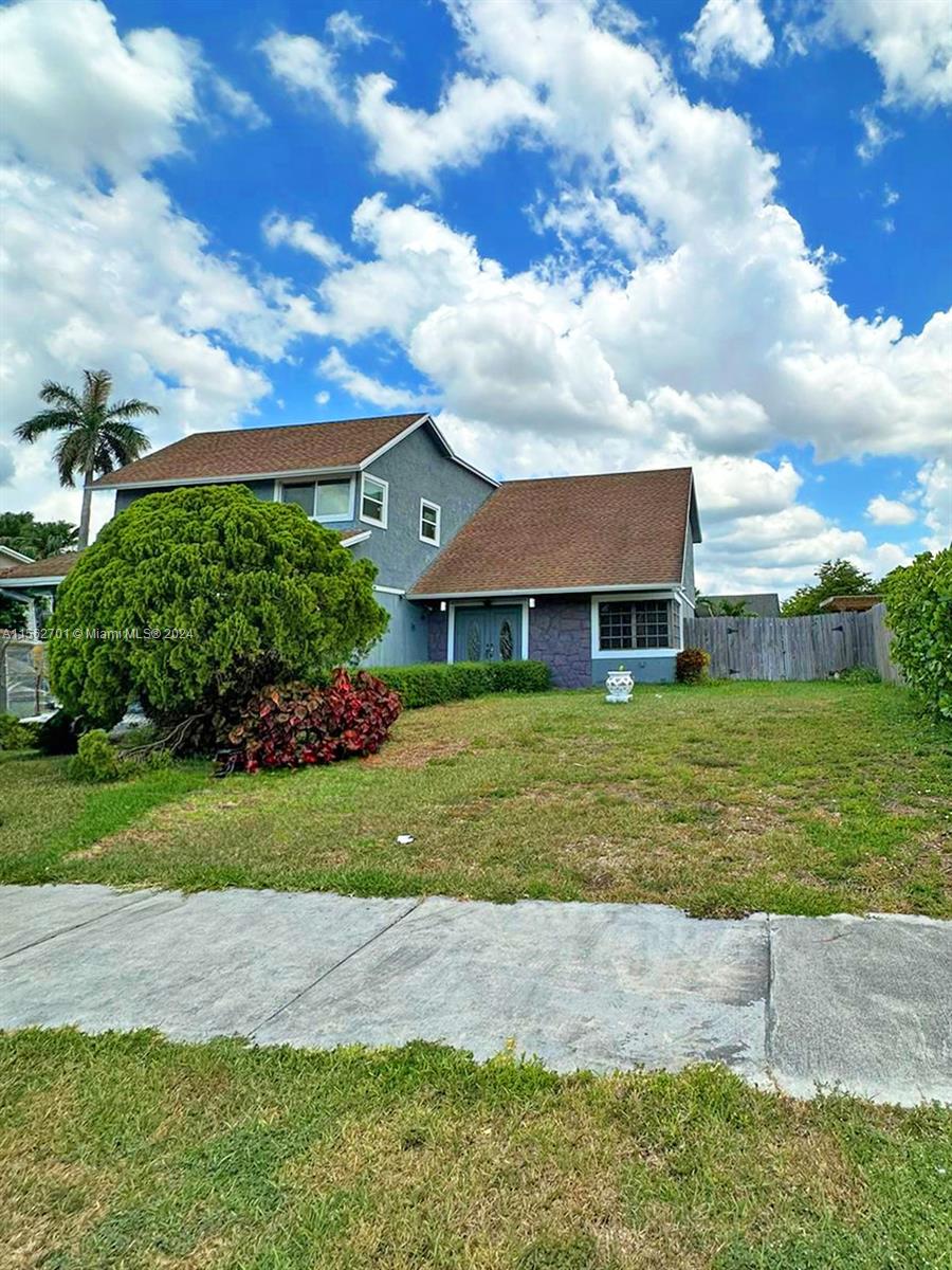 1651 S Goldeneye Ln, Homestead, Florida 33035, 5 Bedrooms Bedrooms, ,2 BathroomsBathrooms,Residential,For Sale,1651 S Goldeneye Ln,A11562701