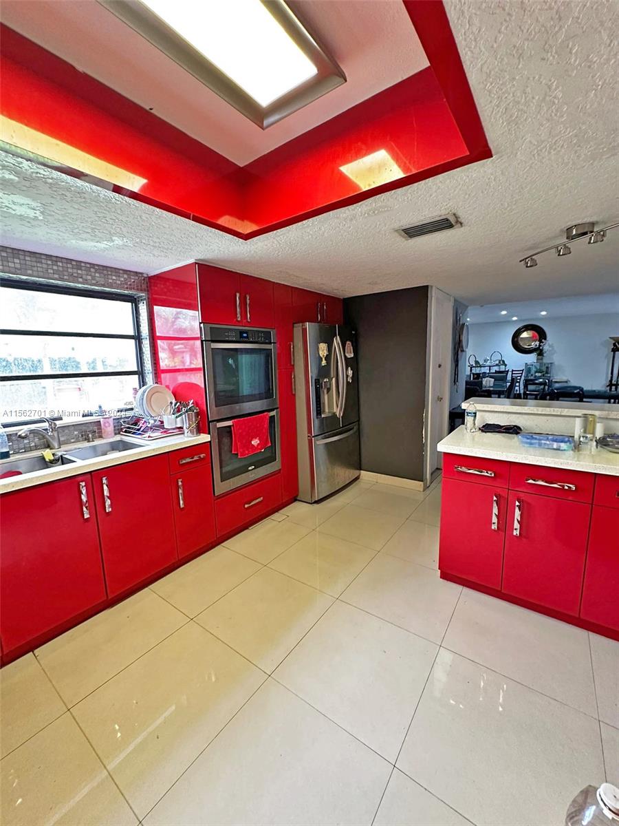 1651 S Goldeneye Ln, Homestead, Florida 33035, 5 Bedrooms Bedrooms, ,2 BathroomsBathrooms,Residential,For Sale,1651 S Goldeneye Ln,A11562701