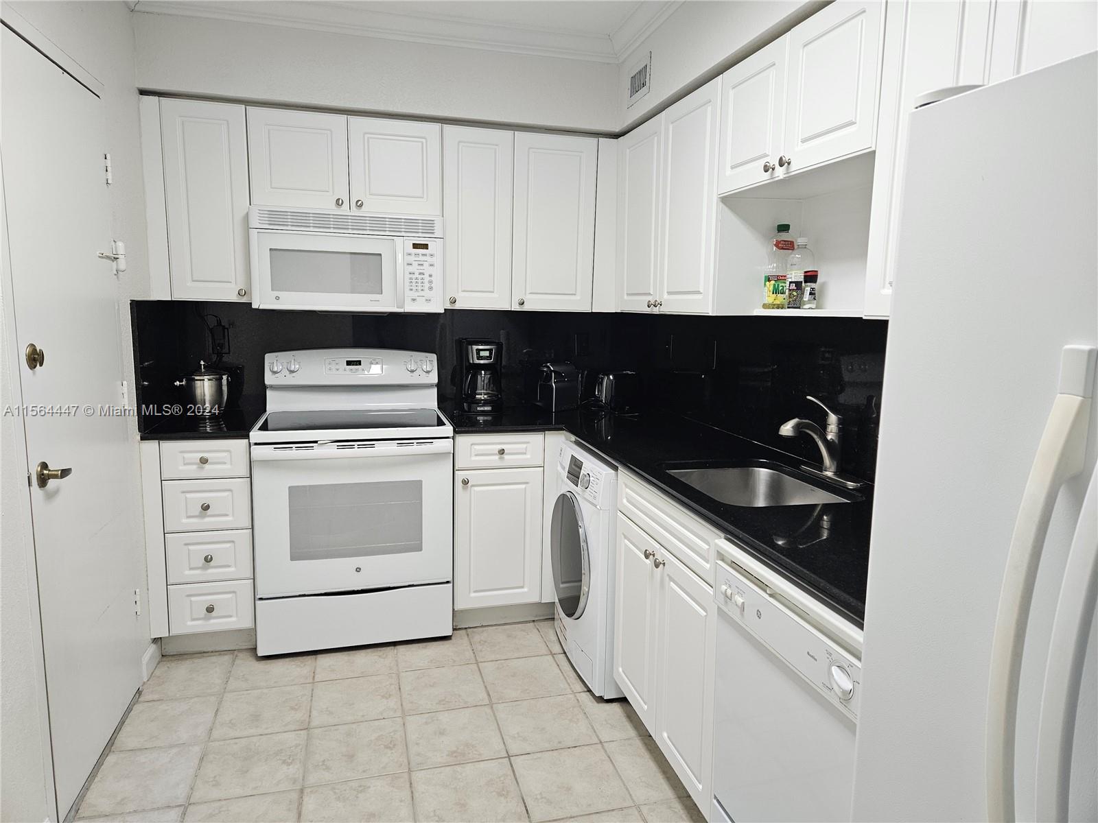 2501 S Ocean Dr PH17, Hollywood, Florida 33019, 1 Bedroom Bedrooms, ,1 BathroomBathrooms,Residentiallease,For Rent,2501 S Ocean Dr PH17,A11564447