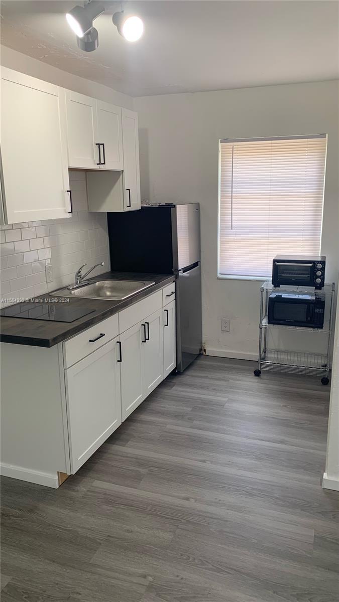 2123 Wilson E, Hollywood, Florida 33020, ,1 BathroomBathrooms,Residentiallease,For Rent,2123 Wilson E,A11564393