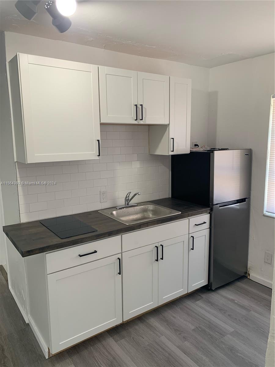 2123 Wilson E, Hollywood, Florida 33020, ,1 BathroomBathrooms,Residentiallease,For Rent,2123 Wilson E,A11564393