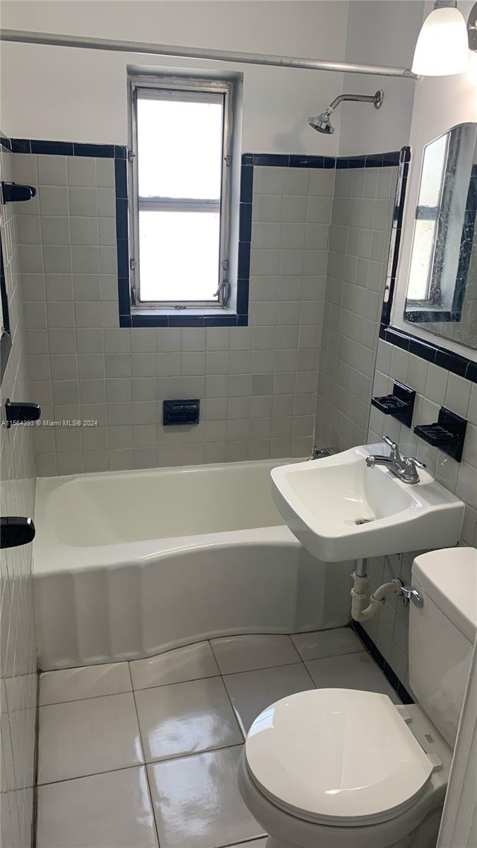 2123 Wilson E, Hollywood, Florida 33020, ,1 BathroomBathrooms,Residentiallease,For Rent,2123 Wilson E,A11564393