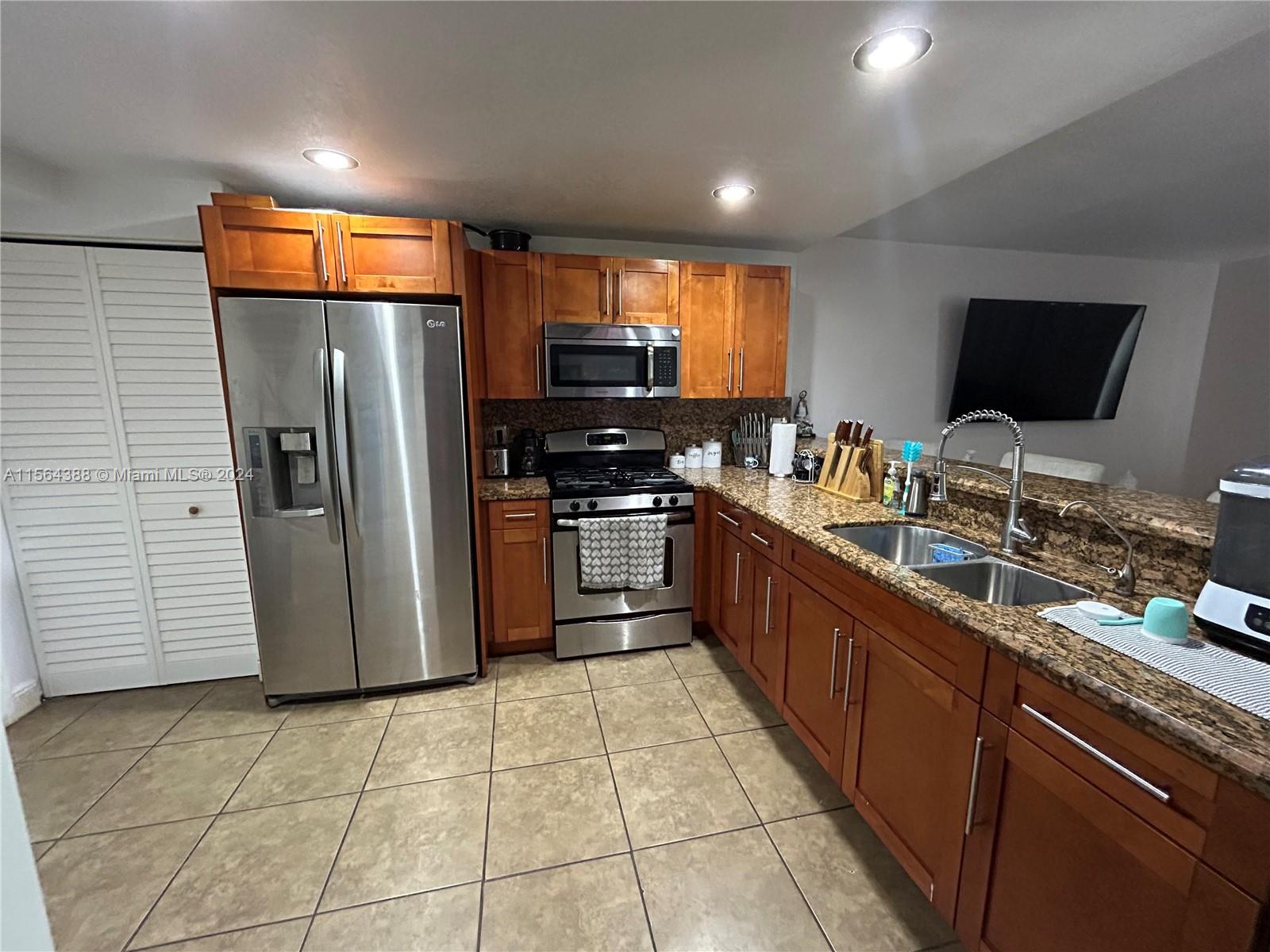 18111 NW 68th Ave G102, Hialeah, Florida 33015, 2 Bedrooms Bedrooms, ,2 BathroomsBathrooms,Residential,For Sale,18111 NW 68th Ave G102,A11564388