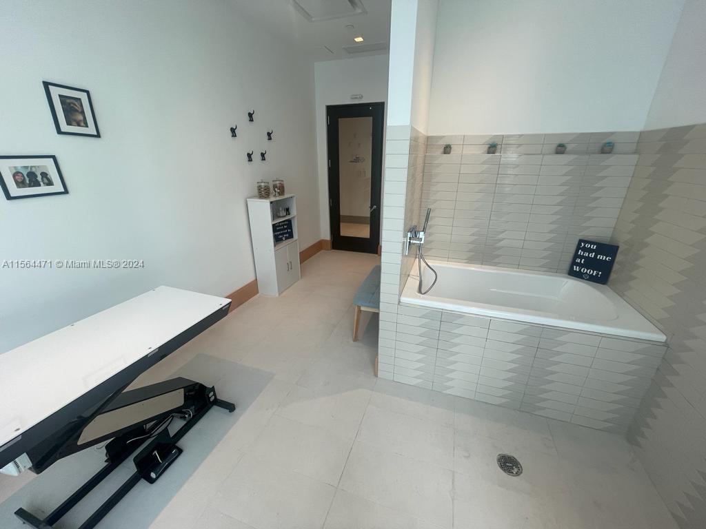 Miami, Florida 33137, 2 Bedrooms Bedrooms, ,2 BathroomsBathrooms,Residentiallease,For Rent,A11564471