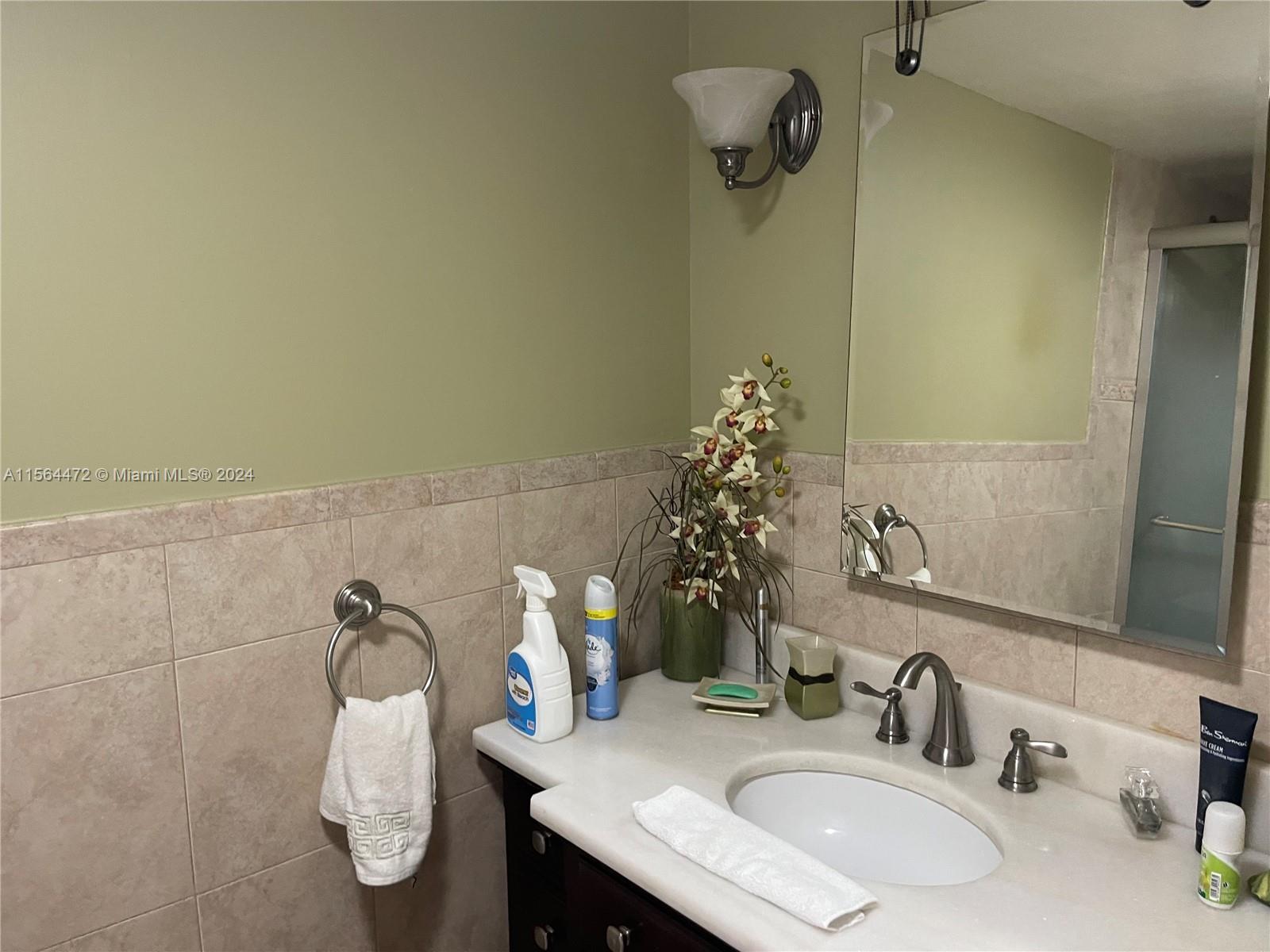 1024 SE 3rd Ave 304, Dania Beach, Florida 33004, 2 Bedrooms Bedrooms, ,2 BathroomsBathrooms,Residential,For Sale,1024 SE 3rd Ave 304,A11564472