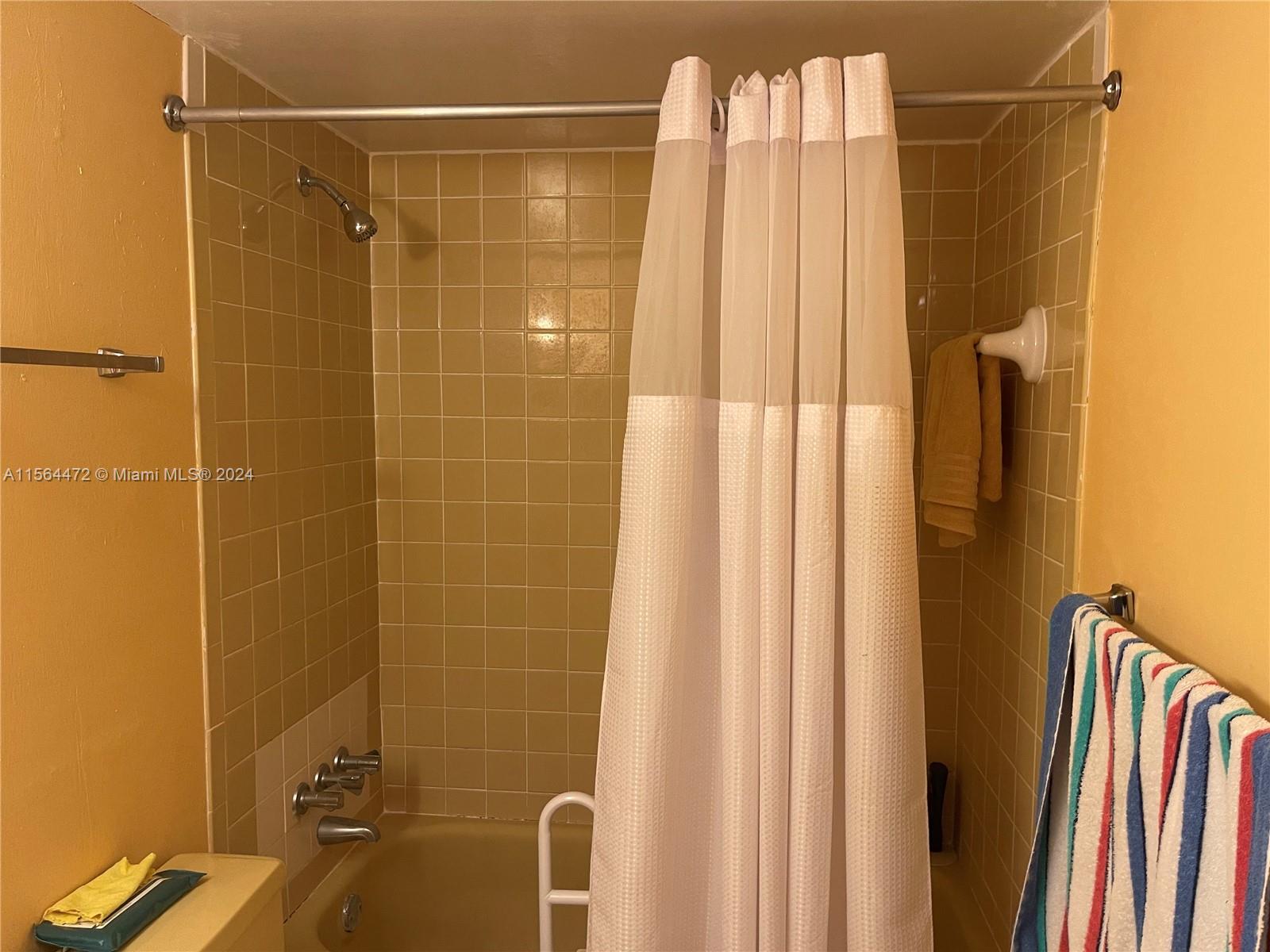 1024 SE 3rd Ave 304, Dania Beach, Florida 33004, 2 Bedrooms Bedrooms, ,2 BathroomsBathrooms,Residential,For Sale,1024 SE 3rd Ave 304,A11564472