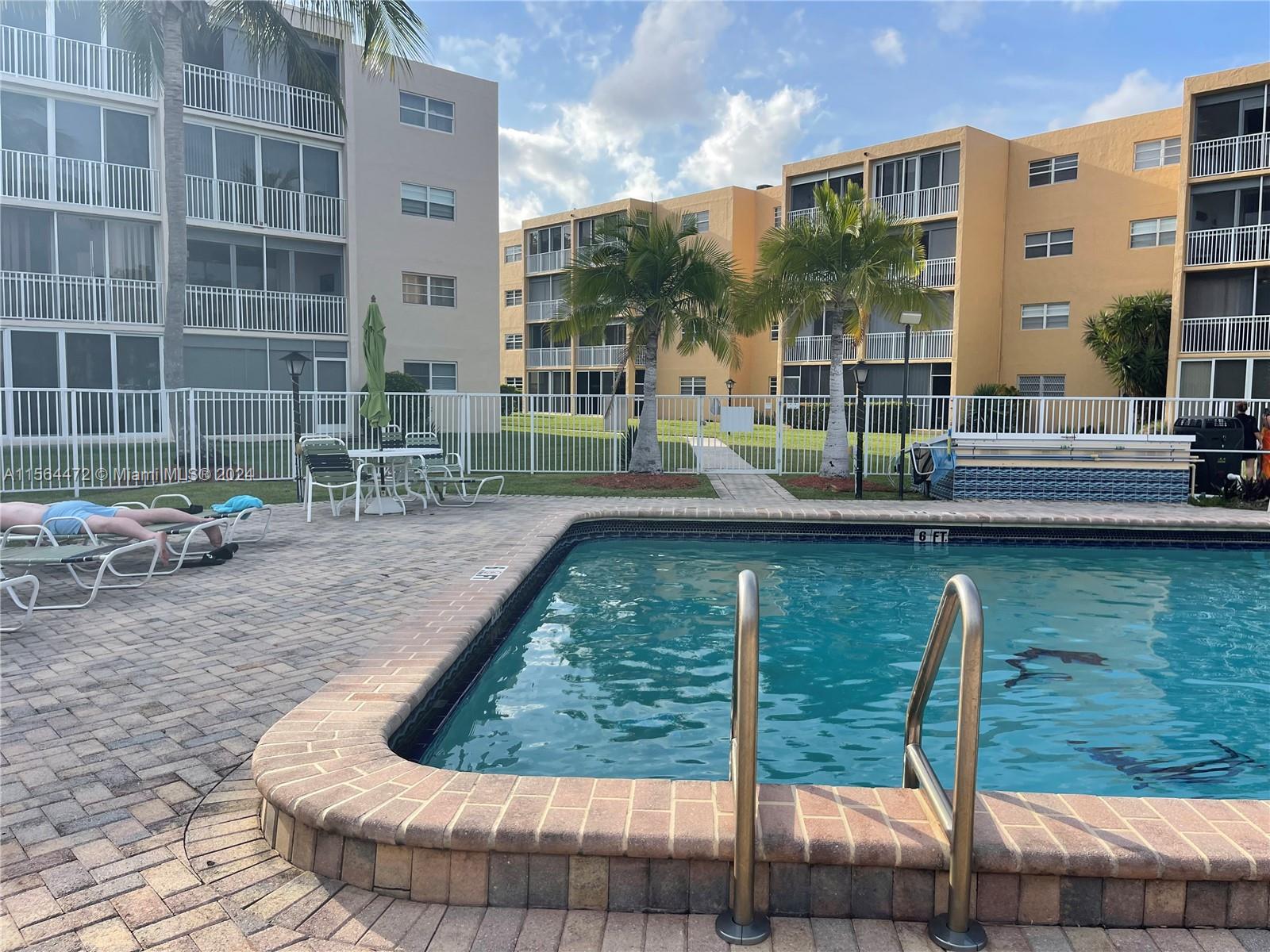 1024 SE 3rd Ave 304, Dania Beach, Florida 33004, 2 Bedrooms Bedrooms, ,2 BathroomsBathrooms,Residential,For Sale,1024 SE 3rd Ave 304,A11564472