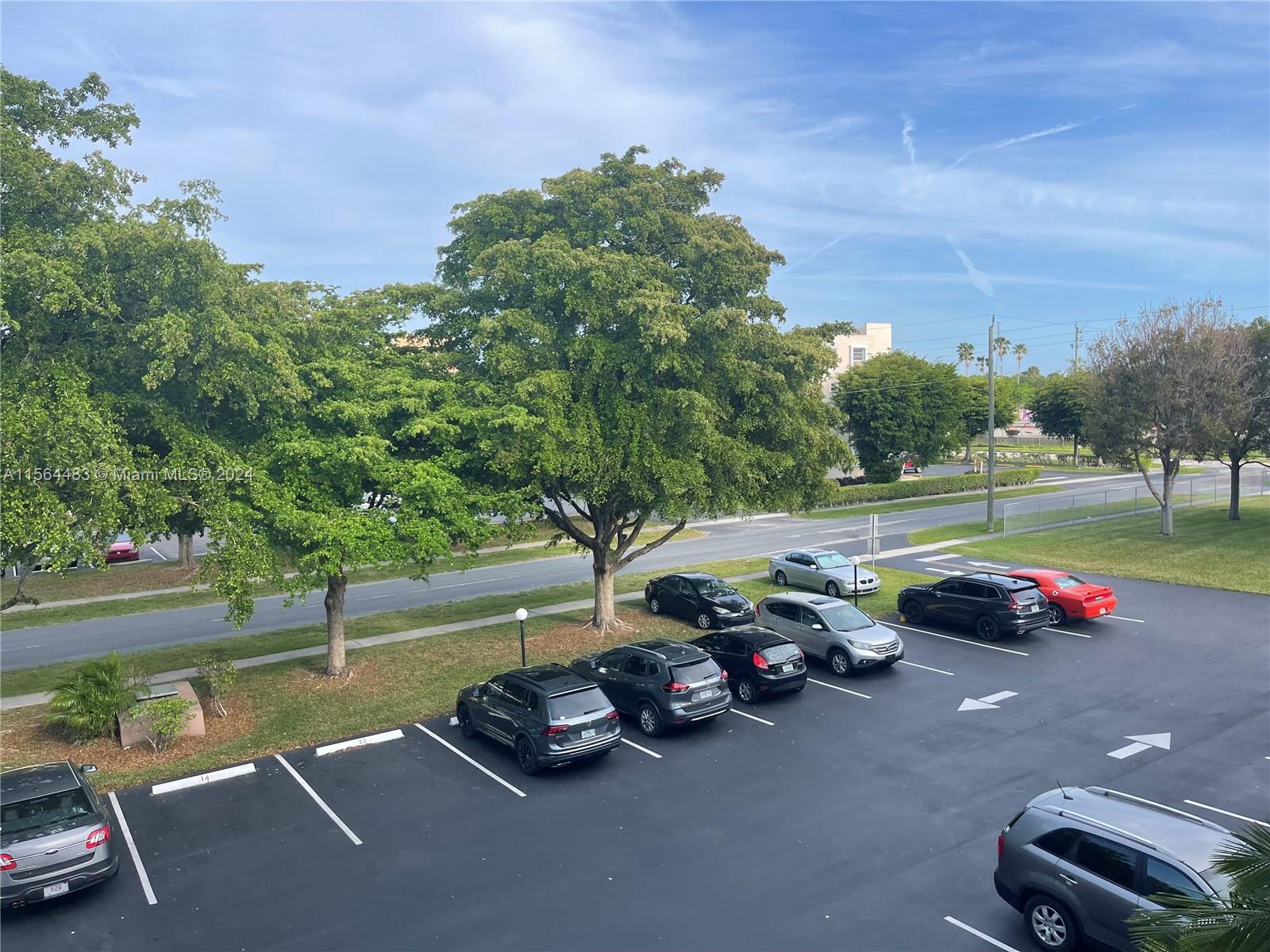 1024 SE 3rd Ave 304, Dania Beach, Florida 33004, 2 Bedrooms Bedrooms, ,2 BathroomsBathrooms,Residentiallease,For Rent,1024 SE 3rd Ave 304,A11564483