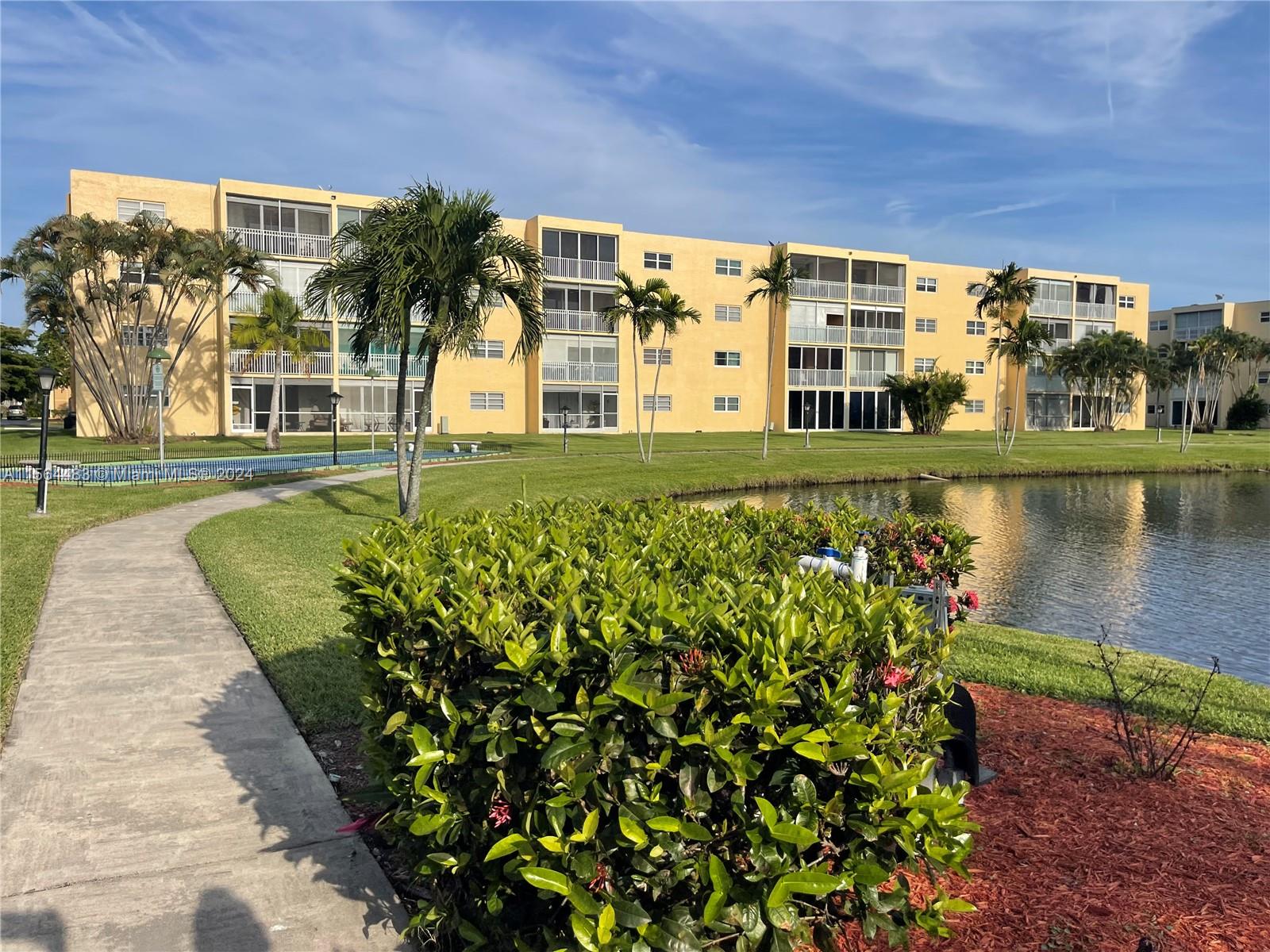 1024 SE 3rd Ave 304, Dania Beach, Florida 33004, 2 Bedrooms Bedrooms, ,2 BathroomsBathrooms,Residentiallease,For Rent,1024 SE 3rd Ave 304,A11564483
